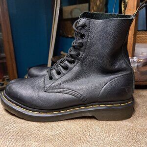Dr martens Pascal size 9
